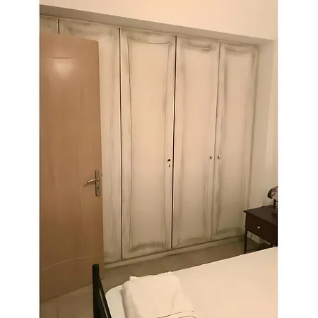 Nektarios Lägenhet *